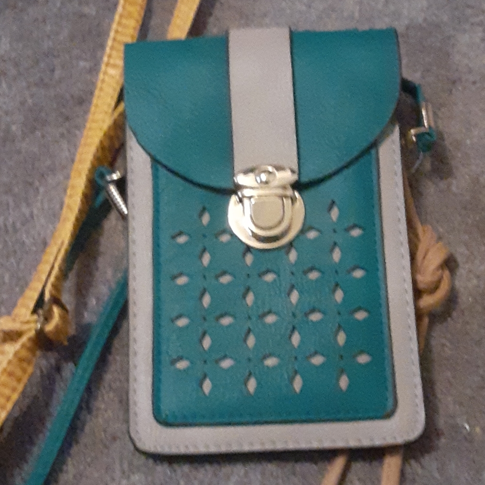 4 Cute Purses - image 6